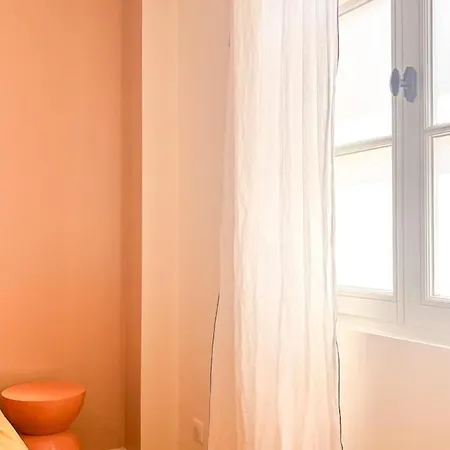 Large House, Very High Standing *