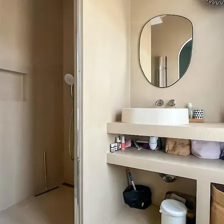 Large House, Very High Standing Villa