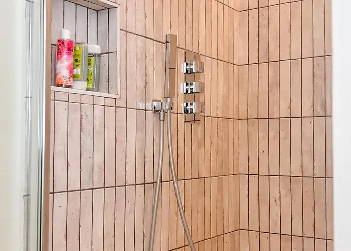 Large House, Very High Standing Villa