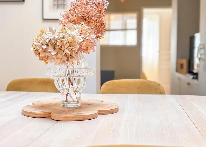 Large House, Very High Standing Villa *