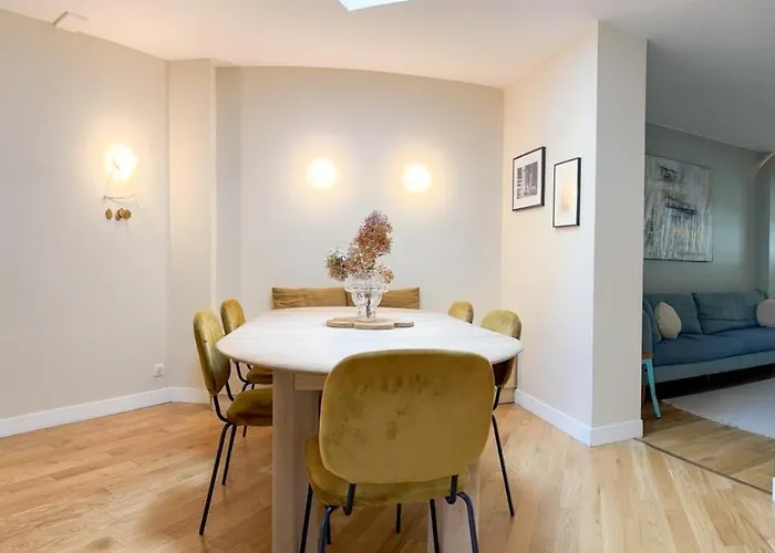 Large House, Very High Standing Villa