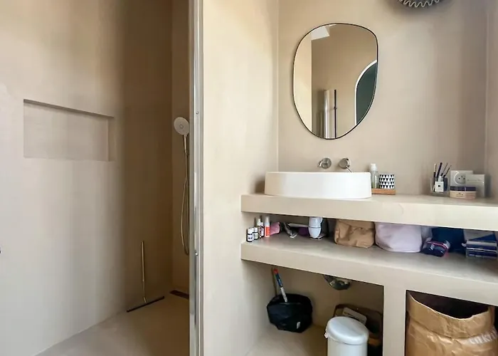 Large House, Very High Standing Villa