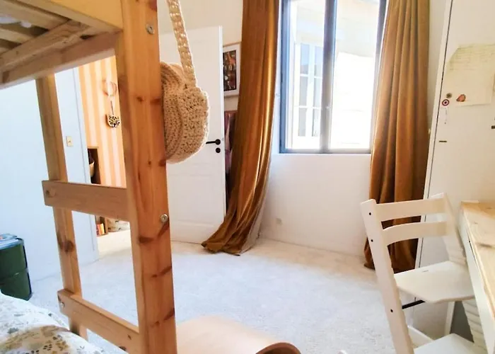 Large House, Very High Standing *