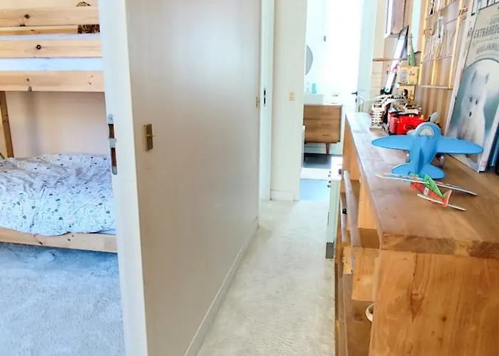 Large House, Very High Standing *