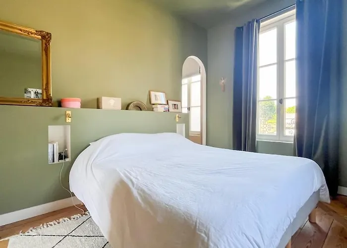 Large House, Very High Standing Burdeos