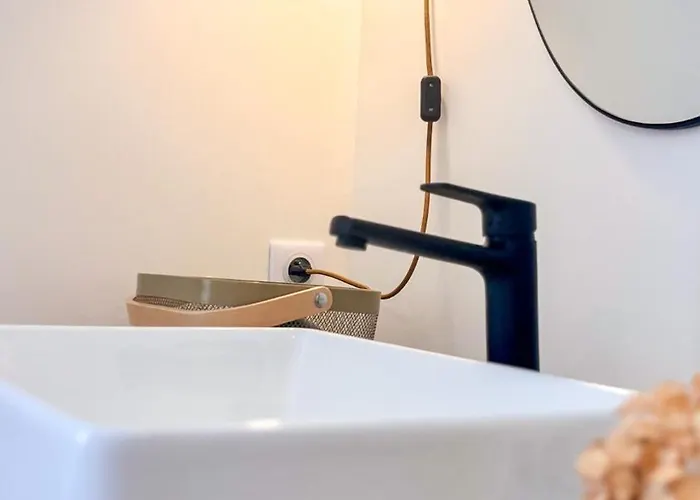 Villa Large House, Very High Standing *